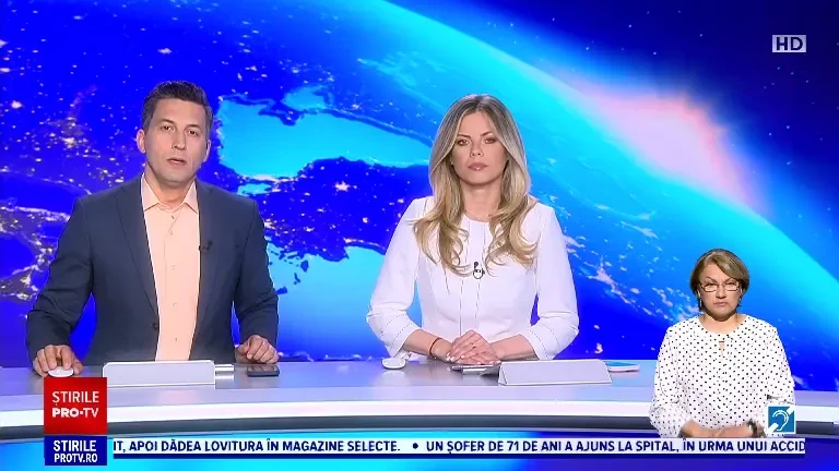 Cluj: Un șofer a fost rănit grav după a intrat cu maşina într-o autoutilitară. Elicopterul SMURD, chemat la fața locului