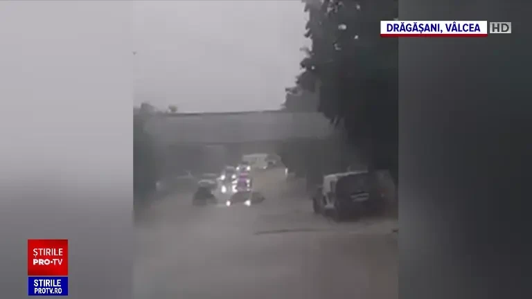 „Doamne, ce-i aici, Doamne!”. Imagini de coșmar în județele lovite de viitură. Apele au curmat și o viață, în Argeș