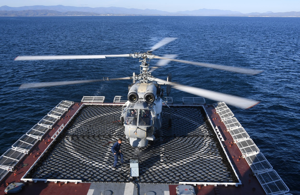 Rusia a început exerciţii navale în apele Mărilor Japoniei şi Ohotsk. Câte nave de război şi aeronave sunt implicate