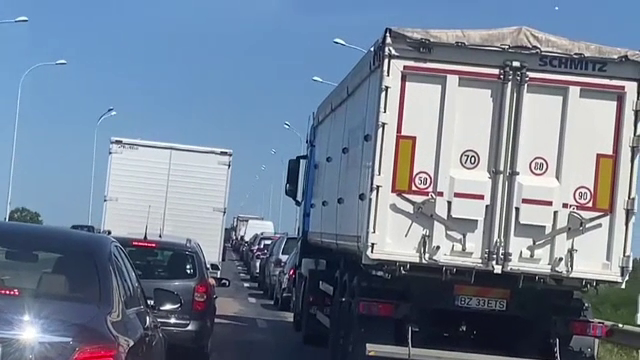 Cozi uriașe pe Autostrada Soarelui, la Fetești, la finalul vacanței de Rusalii. „N-am mai văzut așa ceva”
