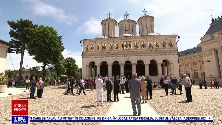 Creștinii au sărbătorit cu pioșenie Rusaliile. Mărturia emoționantă a unei fetițe care a ieșit de la biserică