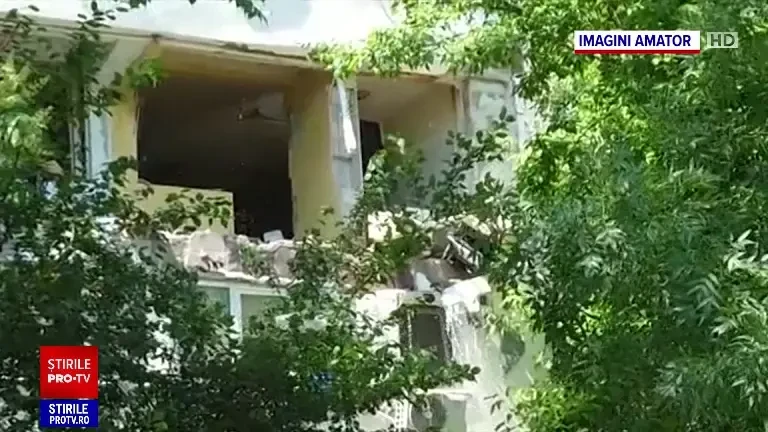 „Mă așteptam să cadă blocul”. Mărturiile locatarilor blocului din București în care a avut loc o explozie extrem de violentă