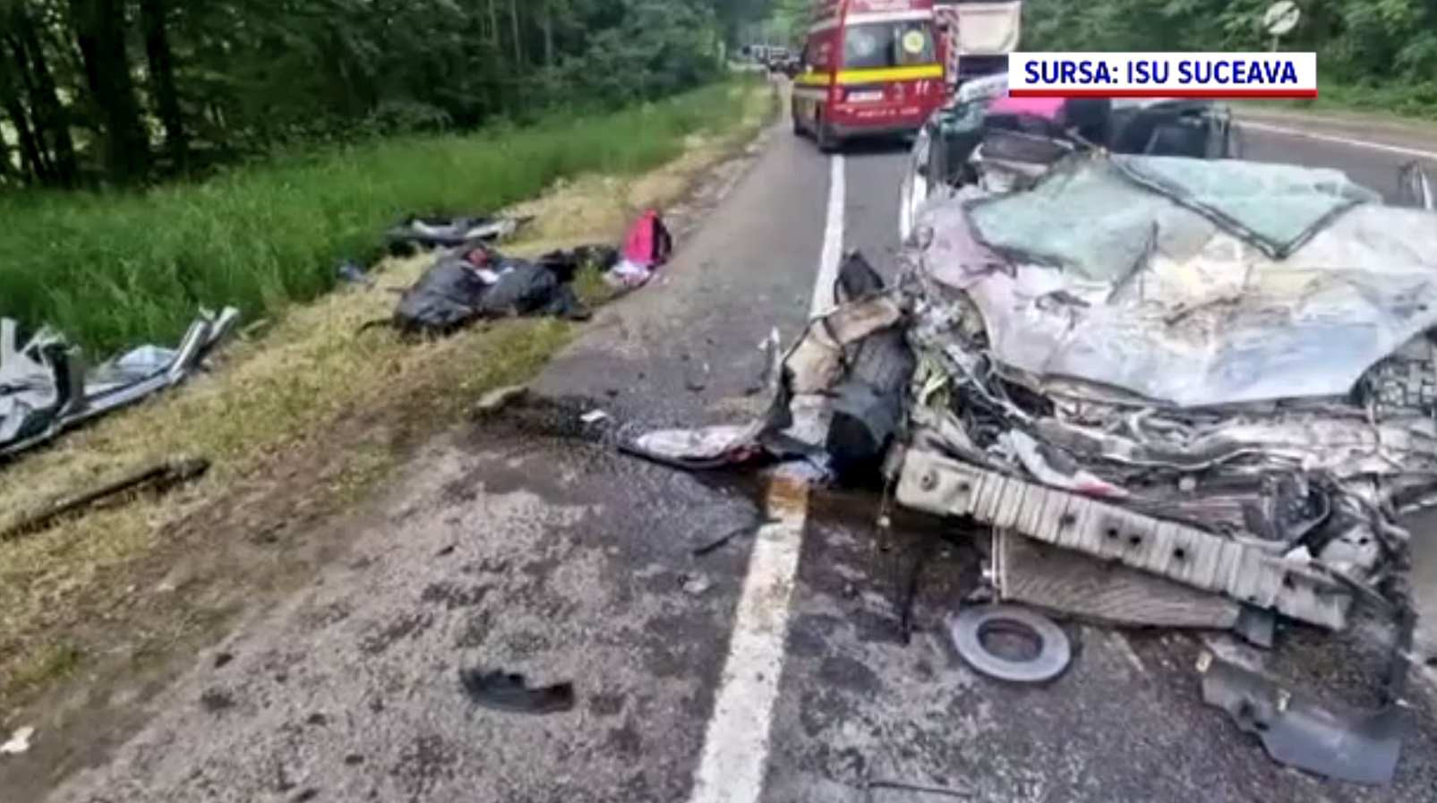 Accident grav în Suceava. Două persoane au decedat după ce au intrat frontal cu mașina într-un camion