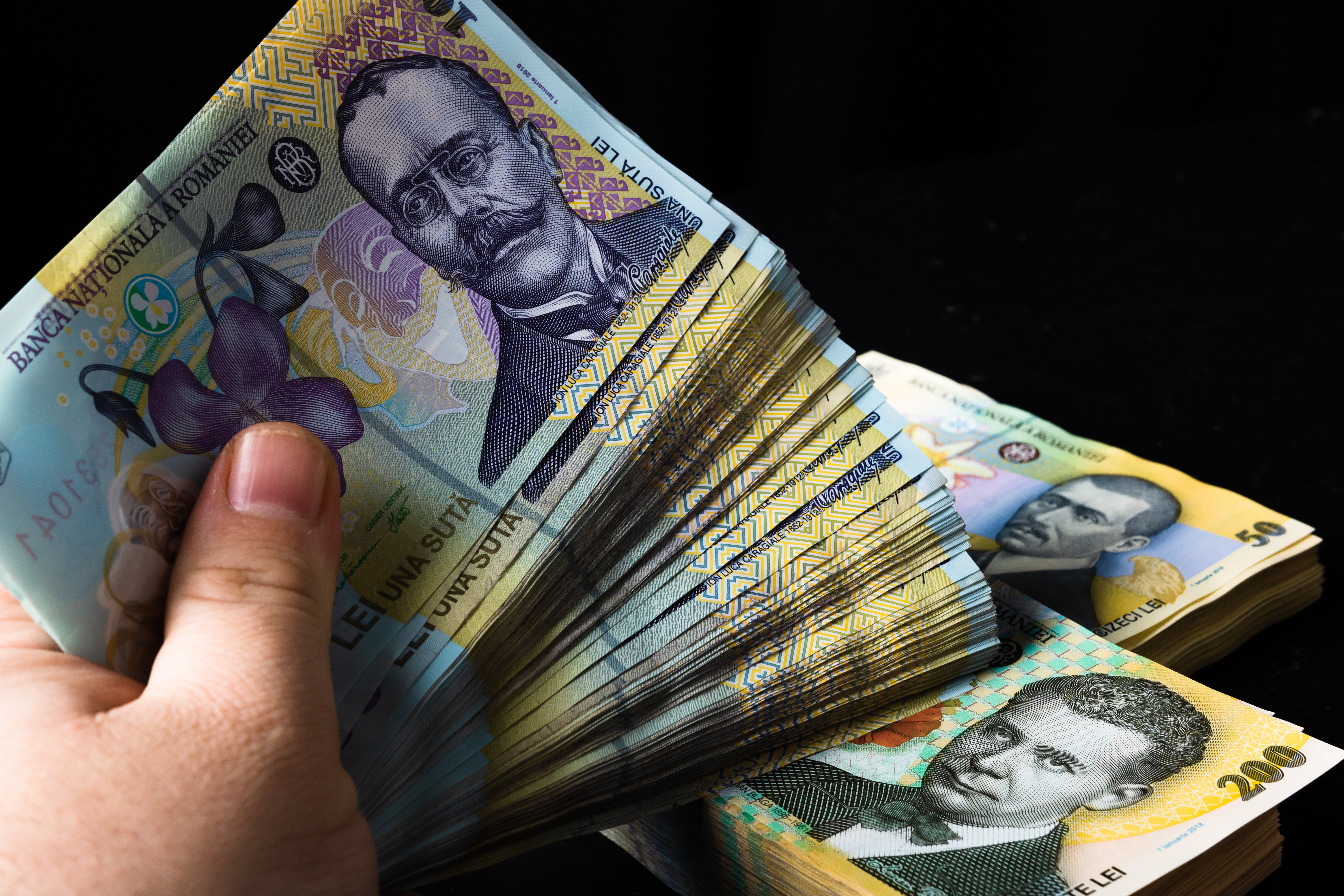 Încă o bancă obține în instanță suspendarea ordinului ANPC care impune recalcularea dobânzilor