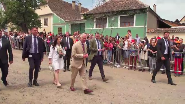 Cum este descris Regele Charles de către românii care au dat mâna cu el. „Transilvania e în sufletul lui”