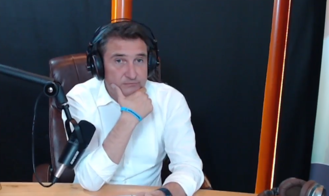 VIDEO. Primarul Aradului, Călin Bibarț, surprins de cutremurul de 5,2 chiar în timpul unei emisiuni. Momentul a fost filmat