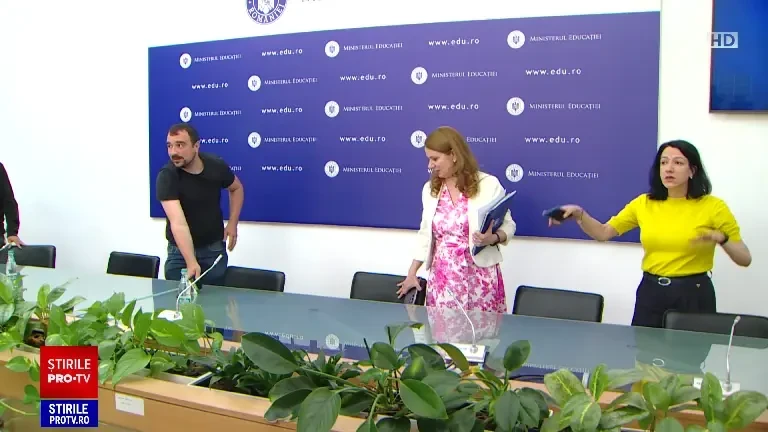 Examenele nu se amână, însă greva generală continuă. Ministrul Educației: 15.000 de cadre didactice au renunţat la grevă