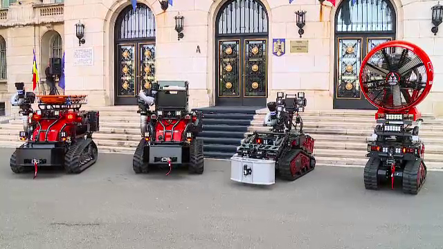 Pompierii români au primit patru roboți de intervenție în caz de dezastre. Fiecare robot poate tracta peste o tonă