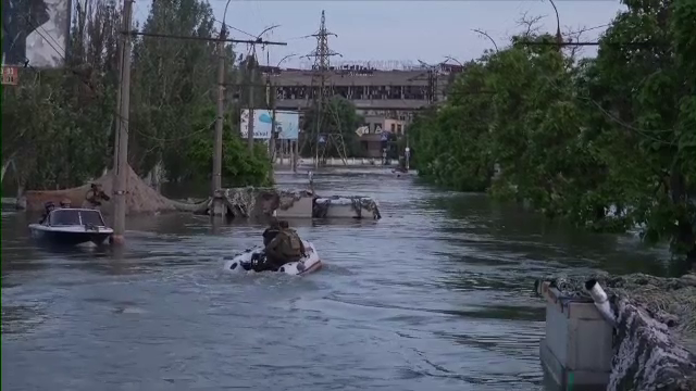 Puhoaiele provocate de distrugerea barajului de pe Nipru ar fi inundat prima linie de fortificații a rușilor