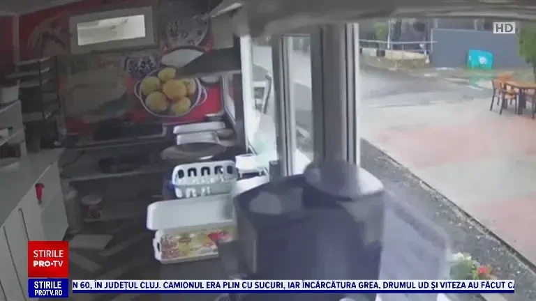 „Trebuie să ne așteptăm la replici”. Cutremurul de marți seară din Crișana, surprins în imagini