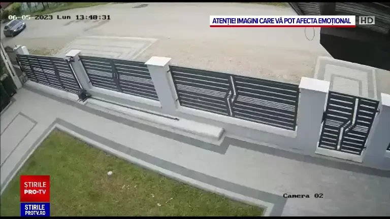 Un bărbat a intrat cu maşina în autoturismul în care se aflau soţia sa şi fiica lor, în Maramureș. Motivul gestului său