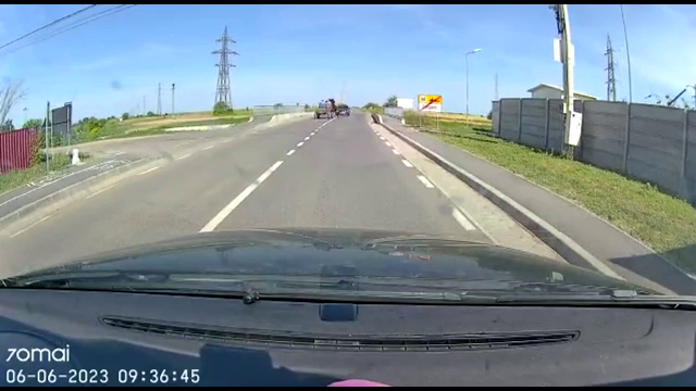 Momentul în care o căruță este spulberată de o mașină care circula cu peste 160 km/h. Imagini cu puternic impact emoțional