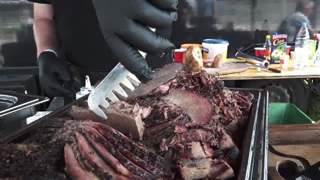 Taurii din rasa Angus sunt tot mai căutați în România. Care este principala diferență față de o carne de vită normală