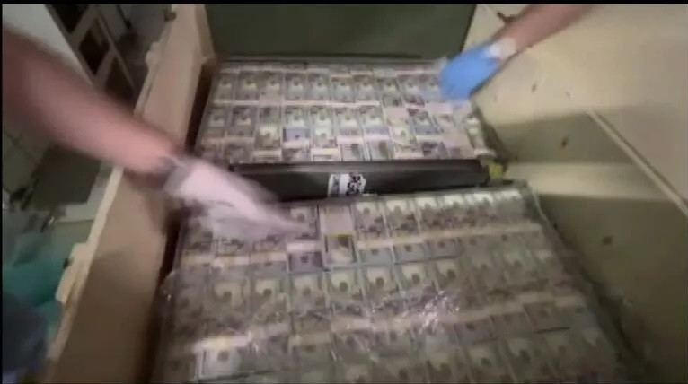 1 miliard de dolari falşi, confiscați de autoritățile din Istanbul. Unde urmau să fie trimiși banii. VIDEO