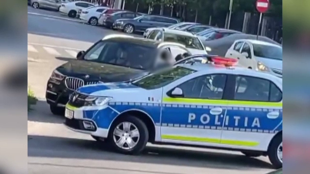 Urmărire pe străzile din Constanţa pentru un şofer suspectat că ar fi consumat droguri. A fost scos cu forța din mașină
