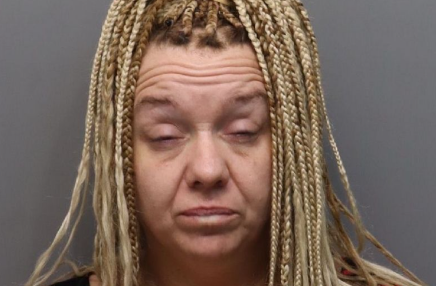 O femeie a îndesat cadavrul unui bărbat într-un butoi și l-a lăsat într-un motel. Ce a făcut după