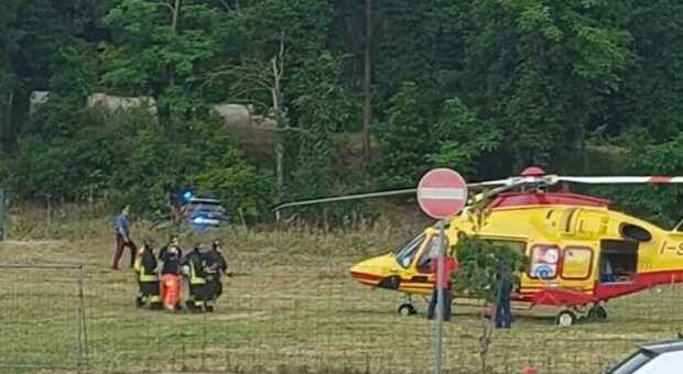 Un român din Italia a rămas fără brațe după ce o bombă i-a explodat în locuință