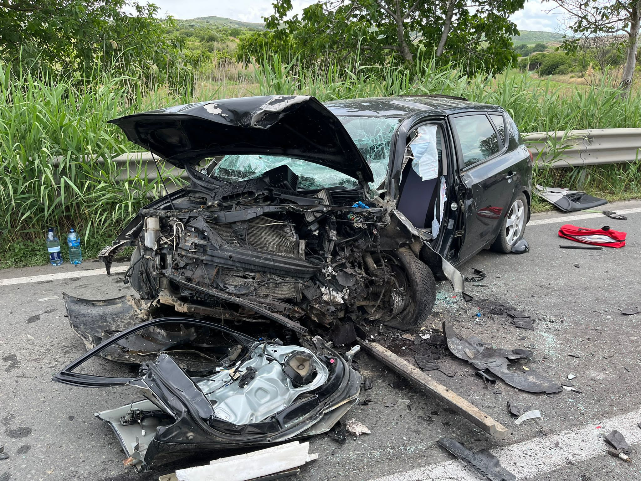 Prietenul ei a murit, dar ea a scăpat cu viață. Un grav accident rutier a avut loc în Tulcea: Trei persoane au fost rănite