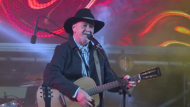 Concerte de muzică folk în aer liber. Festivalul ”Flori pentru suflet - Remember Florian Pittiș” a ținut 3 zile în București