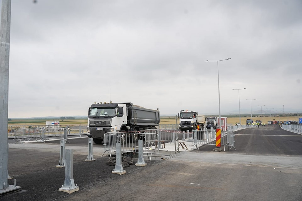 Au început testele de rezistență la podul suspendat de la Brăila, „Golden Gate-ul României”. VIDEO