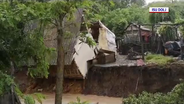 Jumătate din țară, măturată de vijelii. Șuvoaiele au făcut prăpăd: ”A luat mașina ca o cutie de chibrituri”