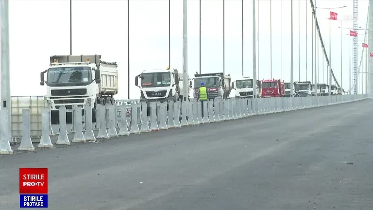 Au început testele de rezistență la podul suspendat de la Brăila, „Golden Gate-ul României”. VIDEO