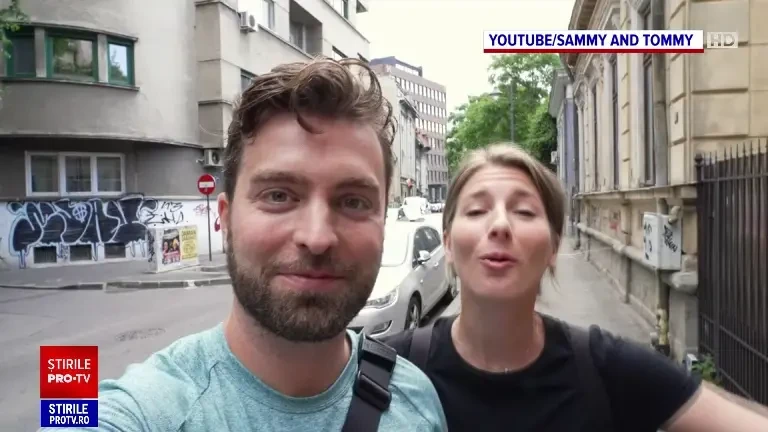 București: Turiștii americani au început să prindă gustul vestiților mici din Piața Obor: „Sunt foarte suculenți”