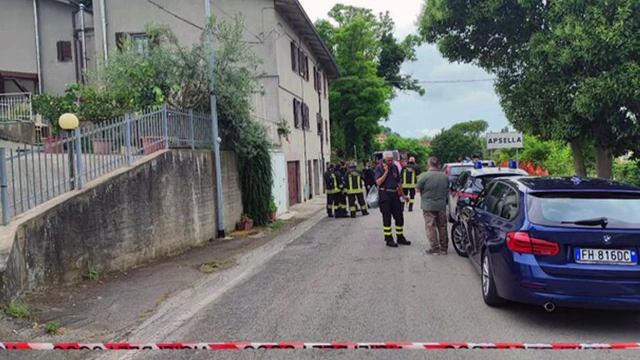 Românul căruia i-a explodat o bombă artizanală în mâini ar fi plănuit un atac asupra unei bănci sau unui magazin