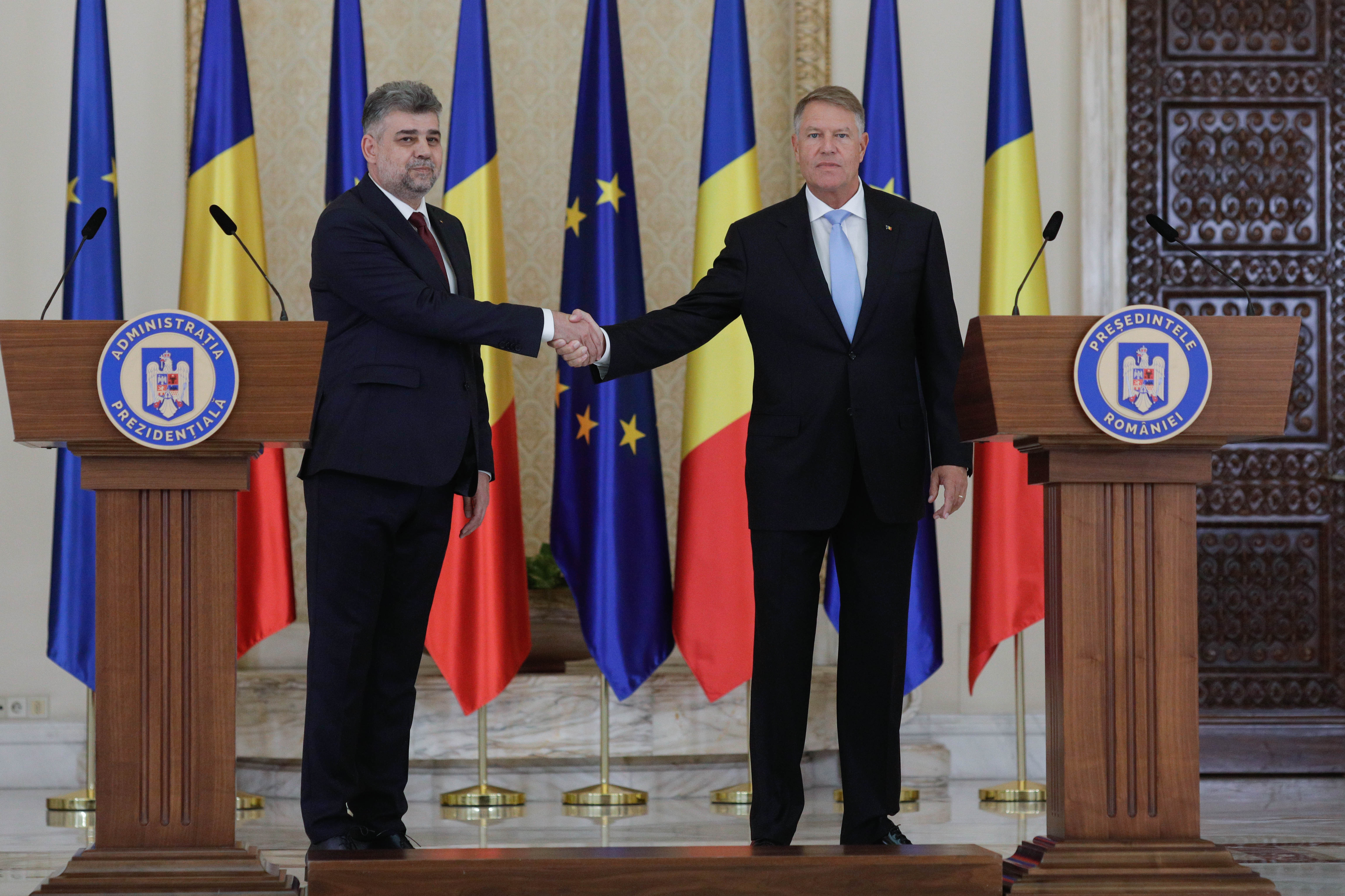 De ziua lui, Iohannis l-a dat cadou țării pe Ciolacu premier. ”A numit mai mulți premieri de la PSD decât Ion Iliescu”