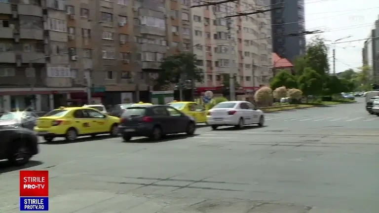Mii de mașini ridicate în Capitală, de la începutul anului. Cât costă recuperarea lor și care e cea mai scumpă taxă din țară