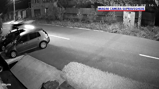 O șoferiță a spulberat trei mașini aflate în parcare, pe o stradă din Orșova. Ce au descoperit polițiștii asupra femeii