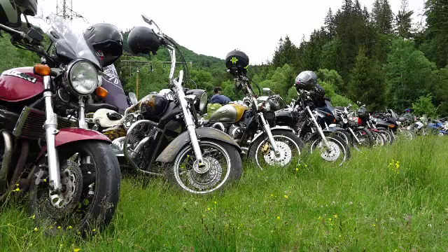 Ce criterii trebuie să îndeplinească șoferii ca să conducă o motocicletă. Proiectul de lege, adoptat de Camera Deputaților