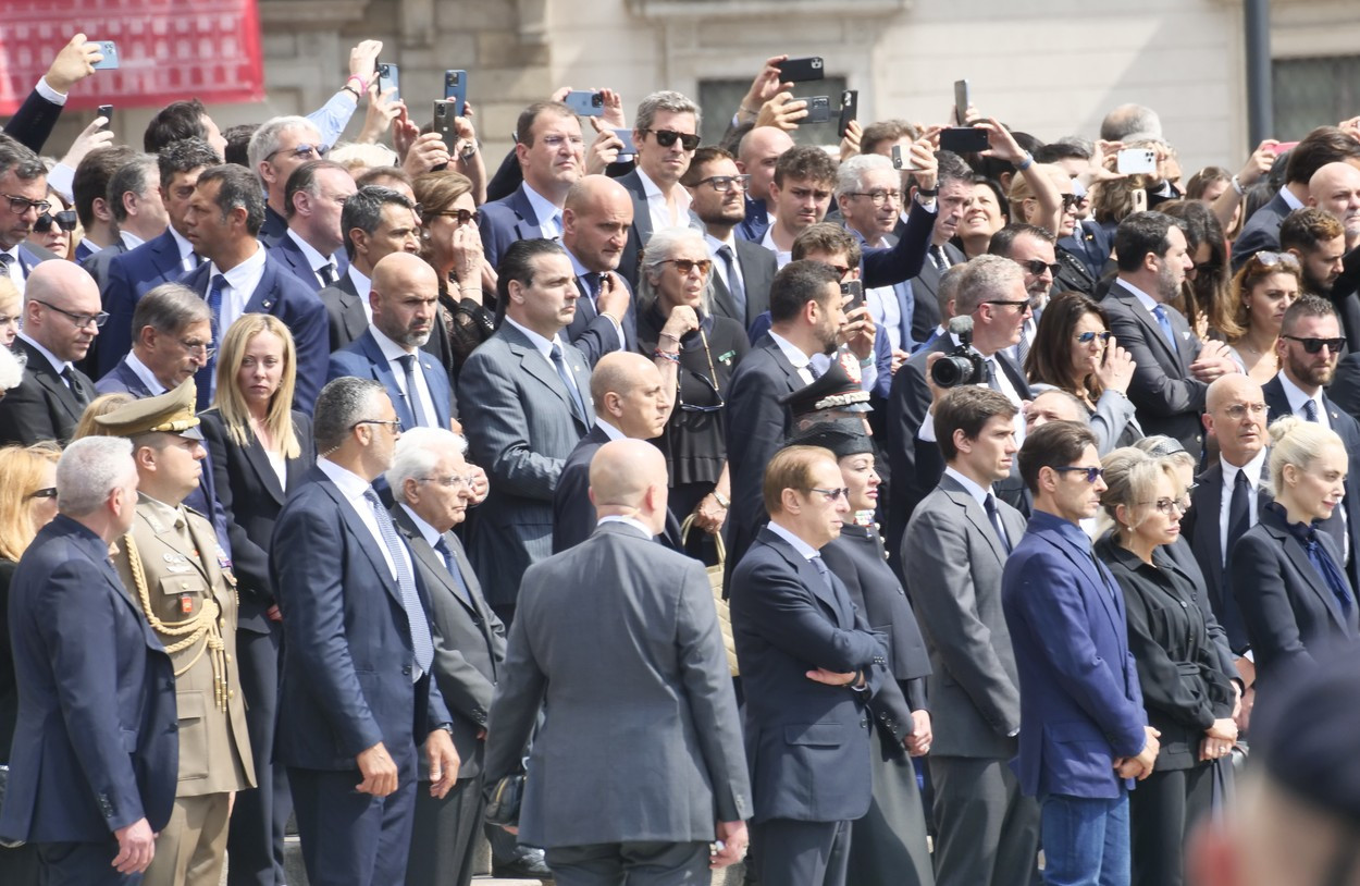 O româncă a fost arestată la Milano, în timpul funeraliilor lui Silvio Berlusconi