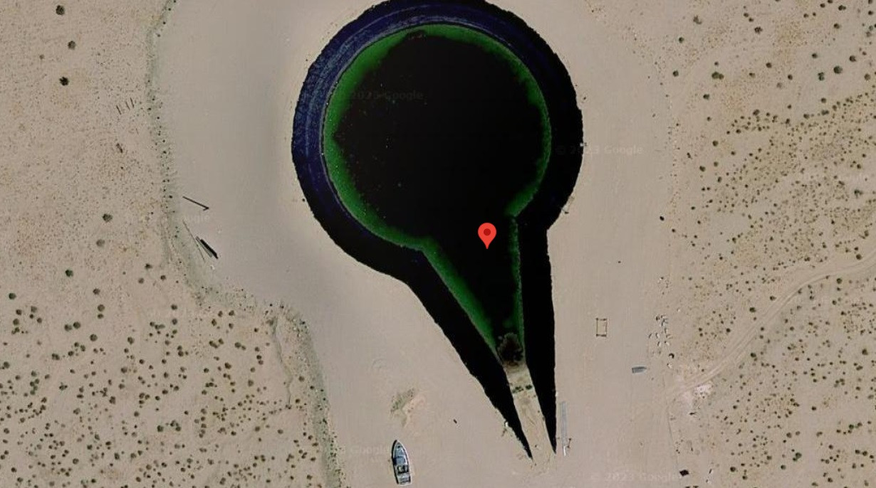 Misterul din spatele unei fotografii de pe Google Maps. Ce reprezintă golul imens marcat cu negru