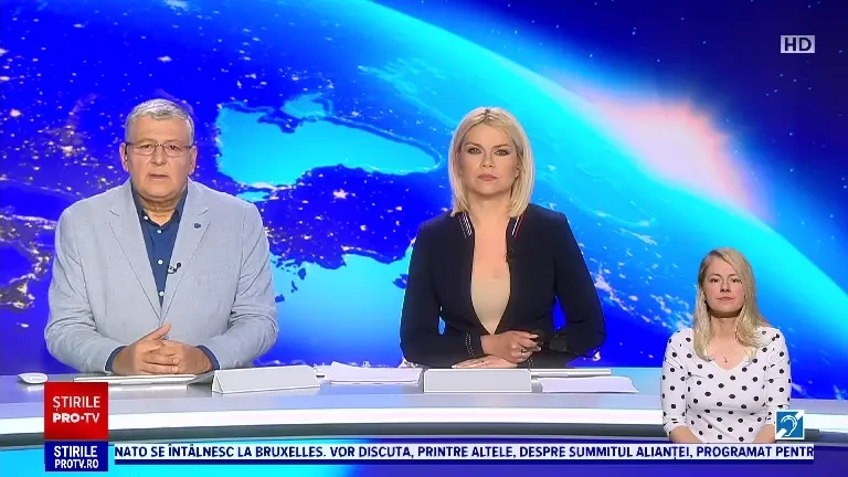 Doi tineri din Botoșani, grav răniți după ce mașina lor a intrat într-un copac. Motorul și o roată au zburat zeci de metri