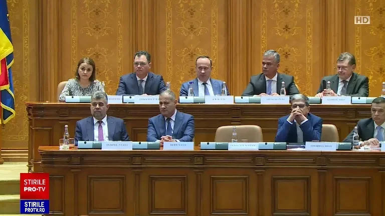 Guvernul Ciolacu, votat fără emoții, dar cu discursuri jignitoare: „Programul de guvernare trebuia scris pe hârtie igienică”
