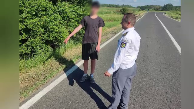 Un copil lăsat în grija bunicilor din Republica Moldova a traversat înot râul Prut pentru a ajunge la familia lui din Italia