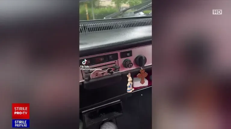 Povestea domnului Vasile care a emoționat o țară întreagă izbucnind în lacrimi după Dacia lui. „A fost ca și copilul nostru”