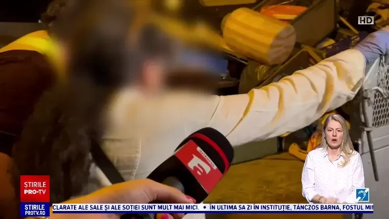 Munți de gunoaie și câini de pe stradă, descoperiți în apartamentul unei femei din București. Prinsă când îngropa cadavre