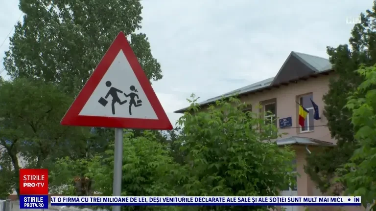 Directoarea unei școli din Argeș, cercetată pentru purtare abuzivă, după câteva palme date unui elev. Cum se apără