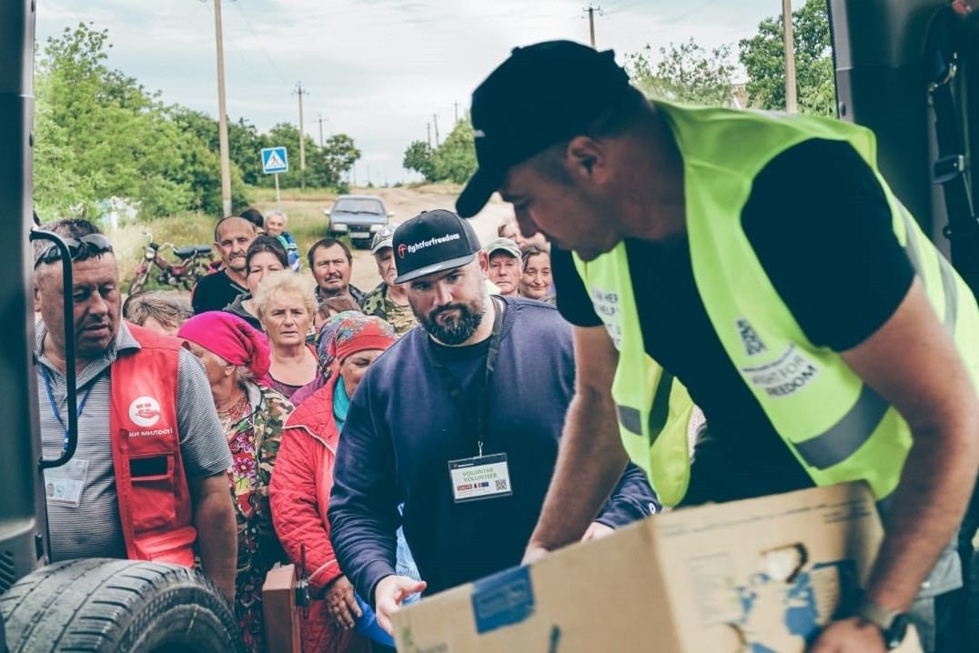 Disperarea atinge cote maxime în Herson: "Dați-mi, vă rog, și mie o pungă! Sunt româncă de-a voastră și am băiatul pe front"