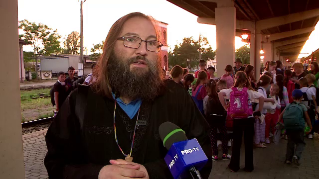 Un bărbat a dat foc apartamentului în care preotul ieșean Damaschin îi găzduia cei șase copii sărmani