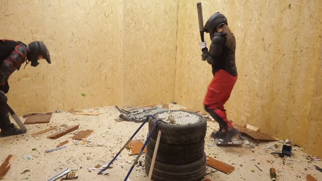 Cât costă o ședință de „terapie în camera furiei”. Clienții își pot descărca nervii și pot distruge tot ce au în jurul lor