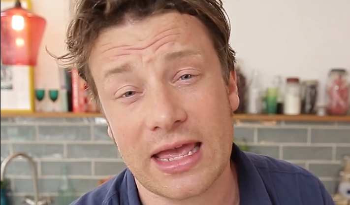 Secretul lui Jamie Oliver pentru „friptura perfectă”. Totul începe „de la cuțit”