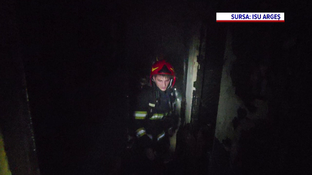 Salvare contra cronometru într-un bloc cuprins de flăcări în Râmnicu Vâlcea: ”Nu pot să respir!”. Cine a dat foc