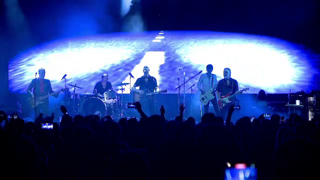 Mii de oameni la festivalul Rock-another-world din Iași. „Nici nu știm ce e cu noi, e foarte mișto”