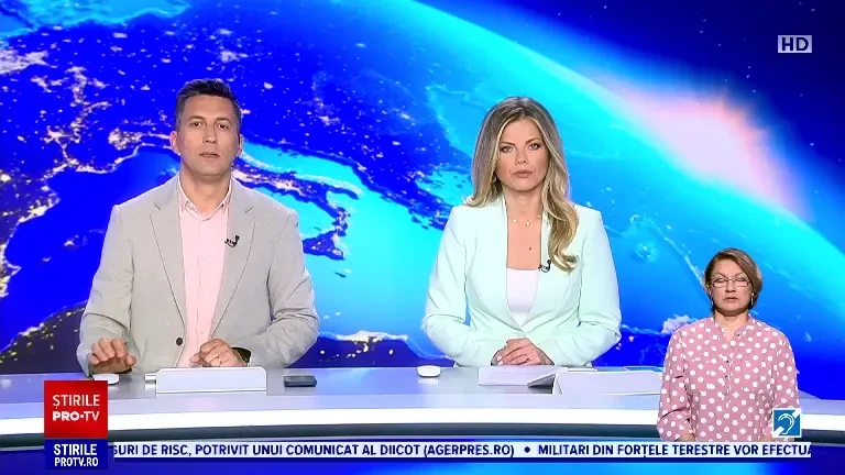 O bătrână din Argeș a rămas fără casă în urma unui incendiu violent. Femeia nu era în locuință când a izbucnit focul