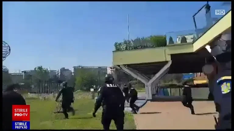 Descinderi la un mall din București. Mai multe persoane cu deficiențe de auz și vorbire au fost exploatate ani de zile