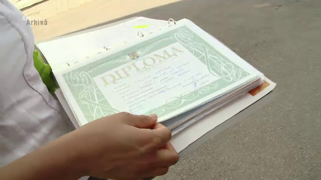 Diploma de absolvire a liceului va conţine un cod QR. Măsura va fi extinsă pentru toate formularele actelor de studii