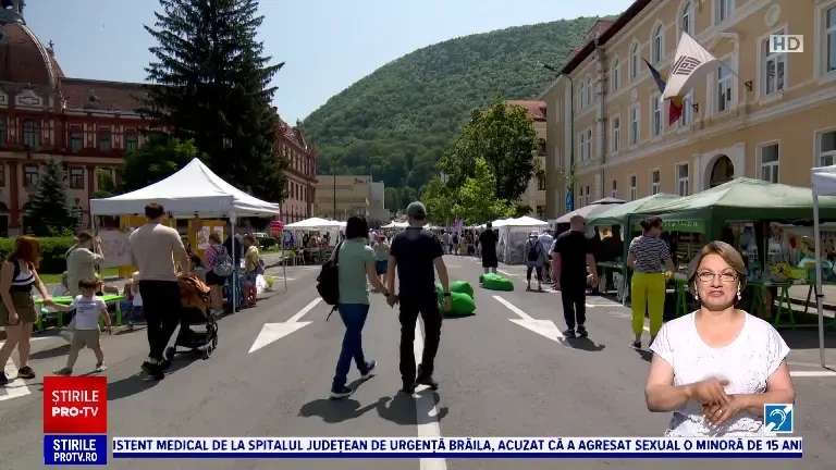 O stradă din Brașov a devenit pietonală în acest weekend. Tot în zonă, copiii au luat parte la activități educative